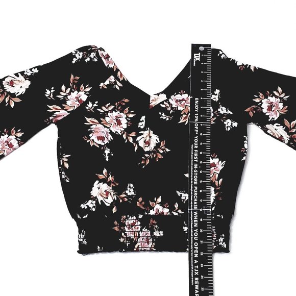 AMERICAN RAG Double V 3/4 Sleeve Top - Picture 3 of 5